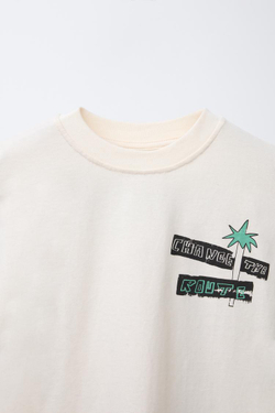 ZARA ФУТБОЛКА С ПРИНТОМ «ПАЛЬМА И СЕРФИНГ», ЭКРЮ