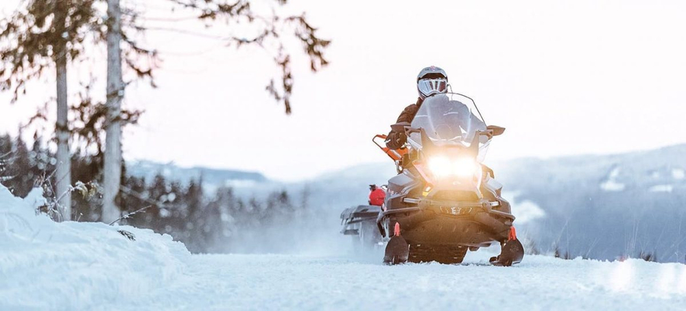 Снегоход BRP Ski-Doo Skandic SWT 900 ACE (2024)