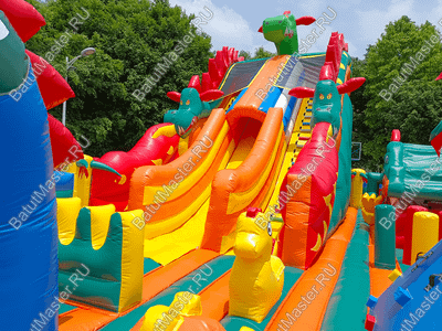 Коммерческий надувной батут "Змей Горыныч 3" 16*10*9 м