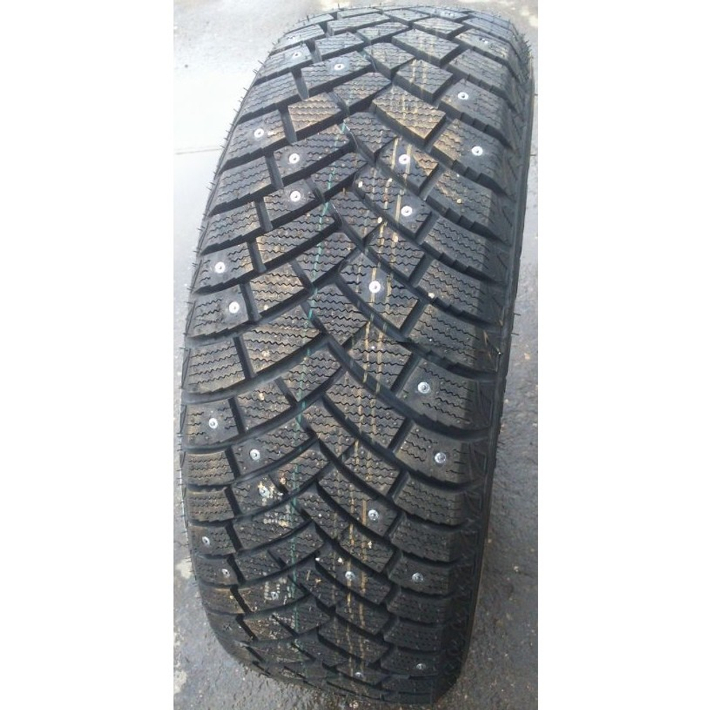 Зимняя шина шипованная LingLong GreenMax Winter Grip (215/55 R16 97T)