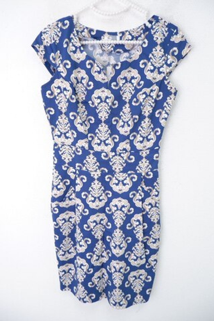 Платье с коротким рукавом 42 размер