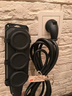 длинитель IP 44 влагозащищенный .с Угловой вилкой каучук 3 розетки 3 метра с заземлением 3на1,5 ПВС Гост