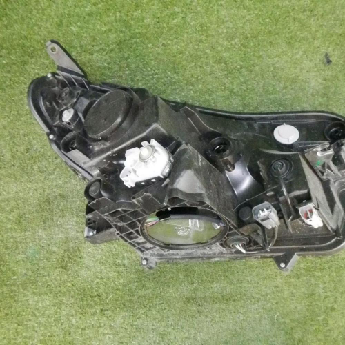 Фара левая Toyota Rav 4 CA40 (2015-2019) LED