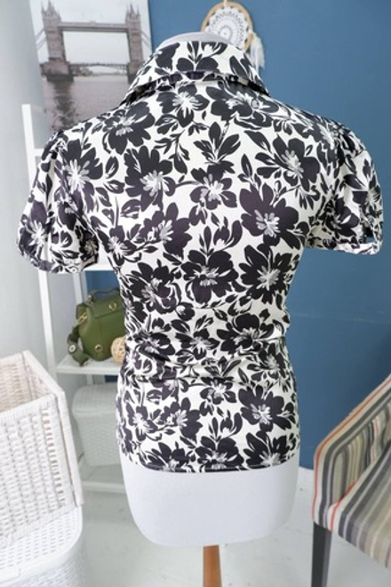 Блузка Oggi монохромная 42 размер