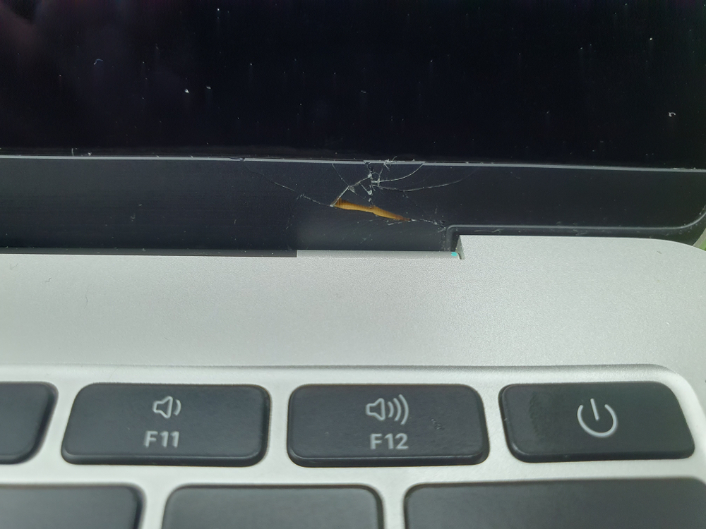 MacBook Pro 13 (2017, два порта Thunderbolt 3) i5/8Gb