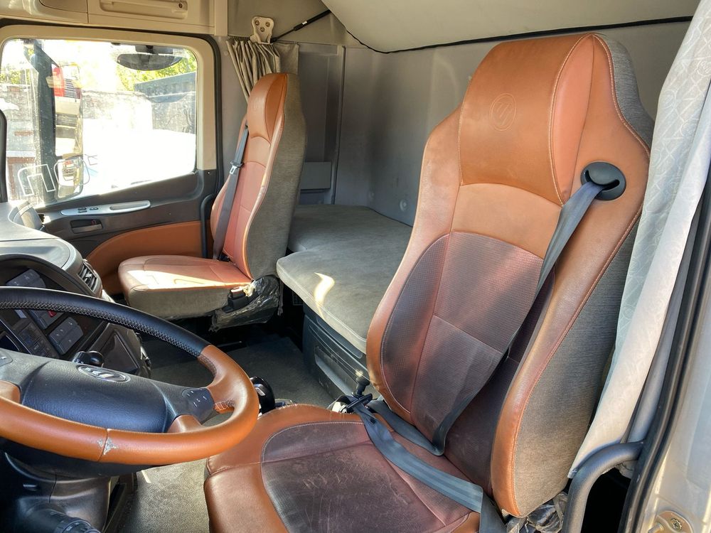 Foton AUMAN 4x2 Седельный тягач BJ4189SLFKA (Дизельный, 11,8 л, 470 л.с. АТ)