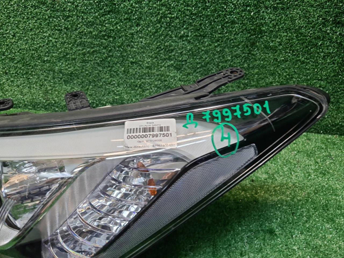 Фара левая Hyundai Santa Fe 3 DM (12-16) ксенон