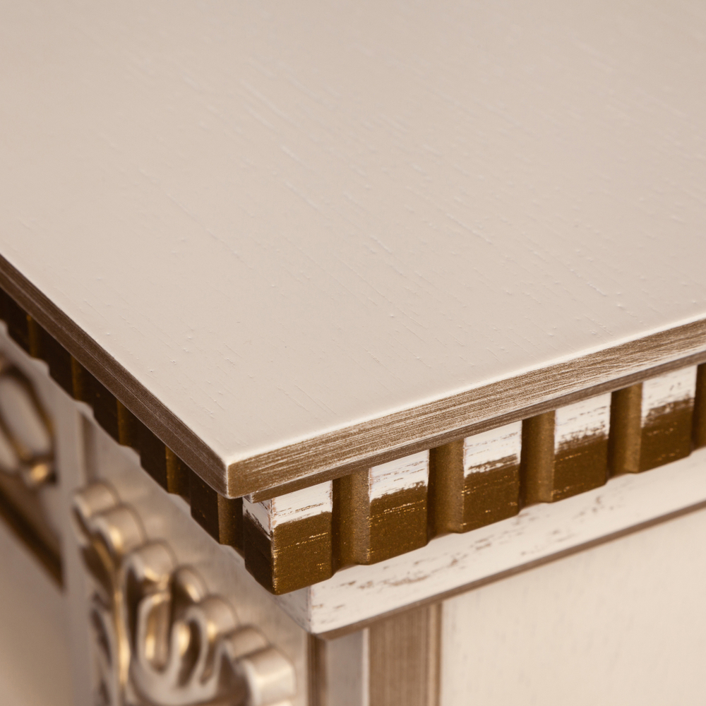 Каминокомплект Real Flame Corsica Lux 25,5/26 WT с очагом Moonblaze Deluxe Brass