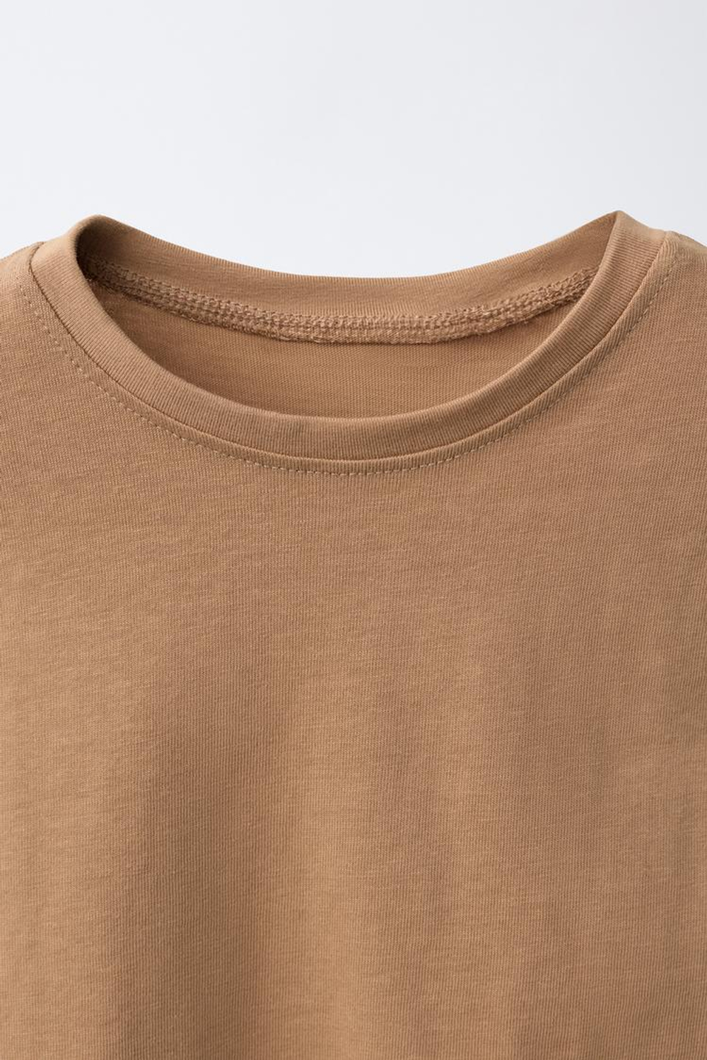 ZARA НАБОР ИЗ ТРЕХ ОДНОТОННЫХ ФУТБОЛОК, СВЕТЛО-КОРИЧНЕВЫЙ