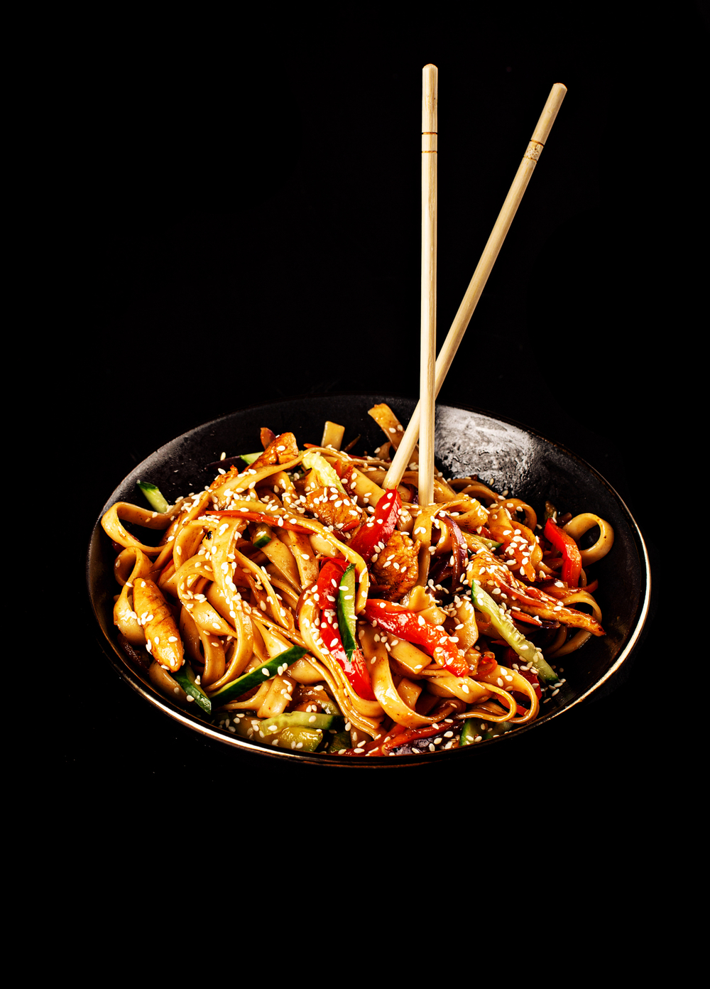 WOK с лапшой куриный