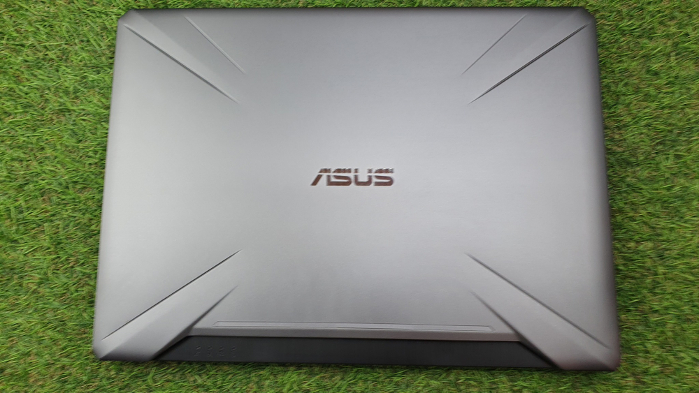 игровой ASUS i7-8/8 Gb/GTX 1050 4 ГБ/FHD/ TUF Gaming FX505GE-BQ165T [90nr00s1-m04190]