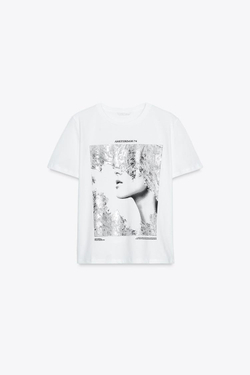 ZARA ФУТБОЛКА С МЕТАЛЛИЗИРОВАННЫМ ПРИНТОМ, СЕРЕБРИСТЫЙ