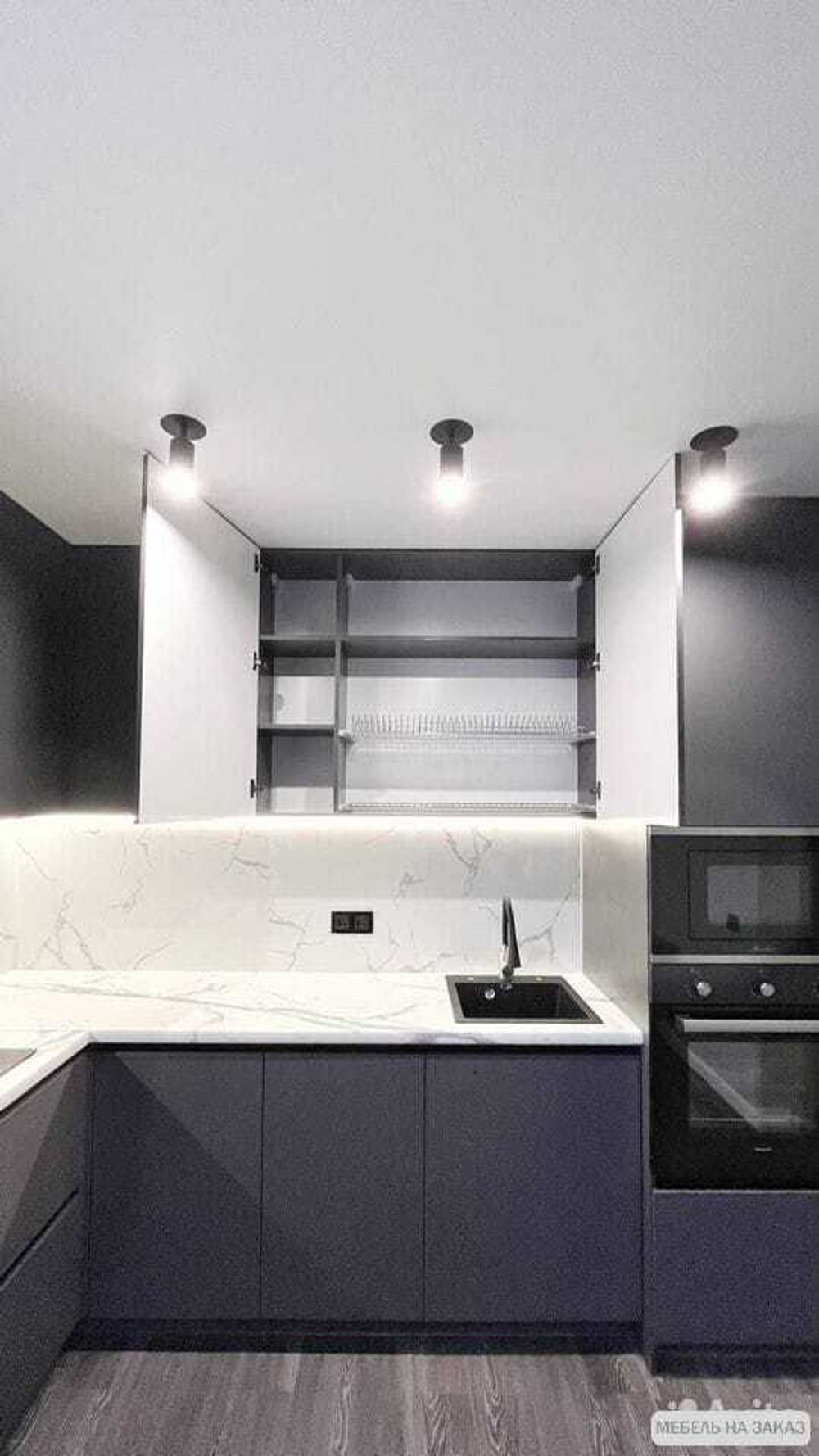 Кухня в серых тонах