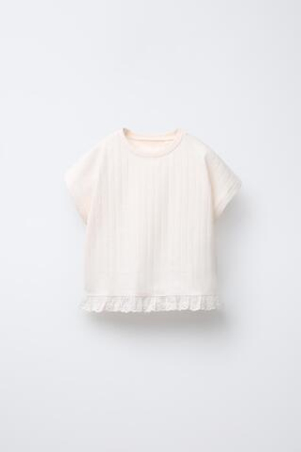 ZARA ЖАККАРДОВАЯ ФУТБОЛКА СО ШВЕЙЦАРСКОЙ ВЫШИВКОЙ, ЭКРЮ
