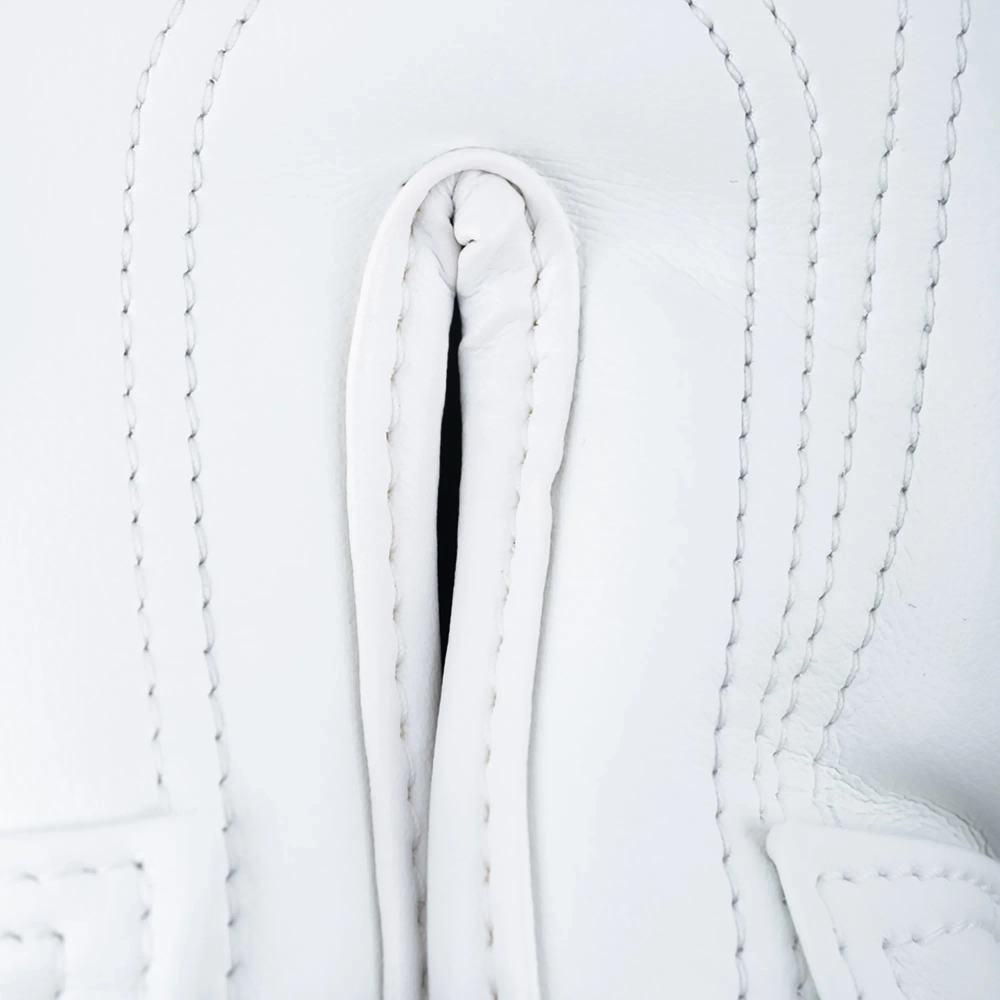 Боксёрские перчатки YOKKAO Power Boxing white