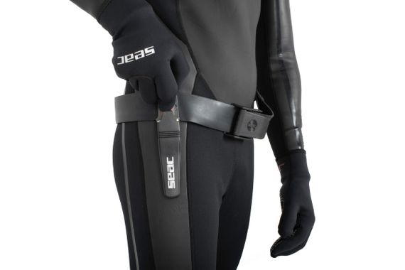 Нож Seac Bat черно-красный