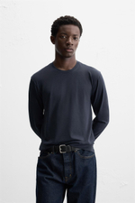 Базовая футболка slim fit