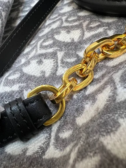 Сумка Dior C'est Dior, модель среднего формата черный