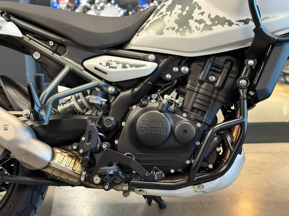 Royal Enfield Himalayan 450 Kamet White (бескамерные шины), 2024 (2 833 км)