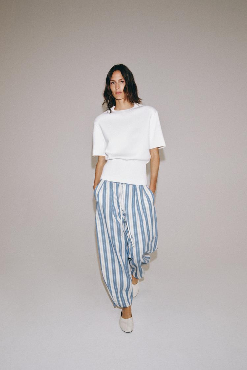 ZARA БРЮКИ В ПОЛОСКУ В ПИЖАМНОМ СТИЛЕ — ZW COLLECTION, СИНИЙ/БЕЛЫЙ