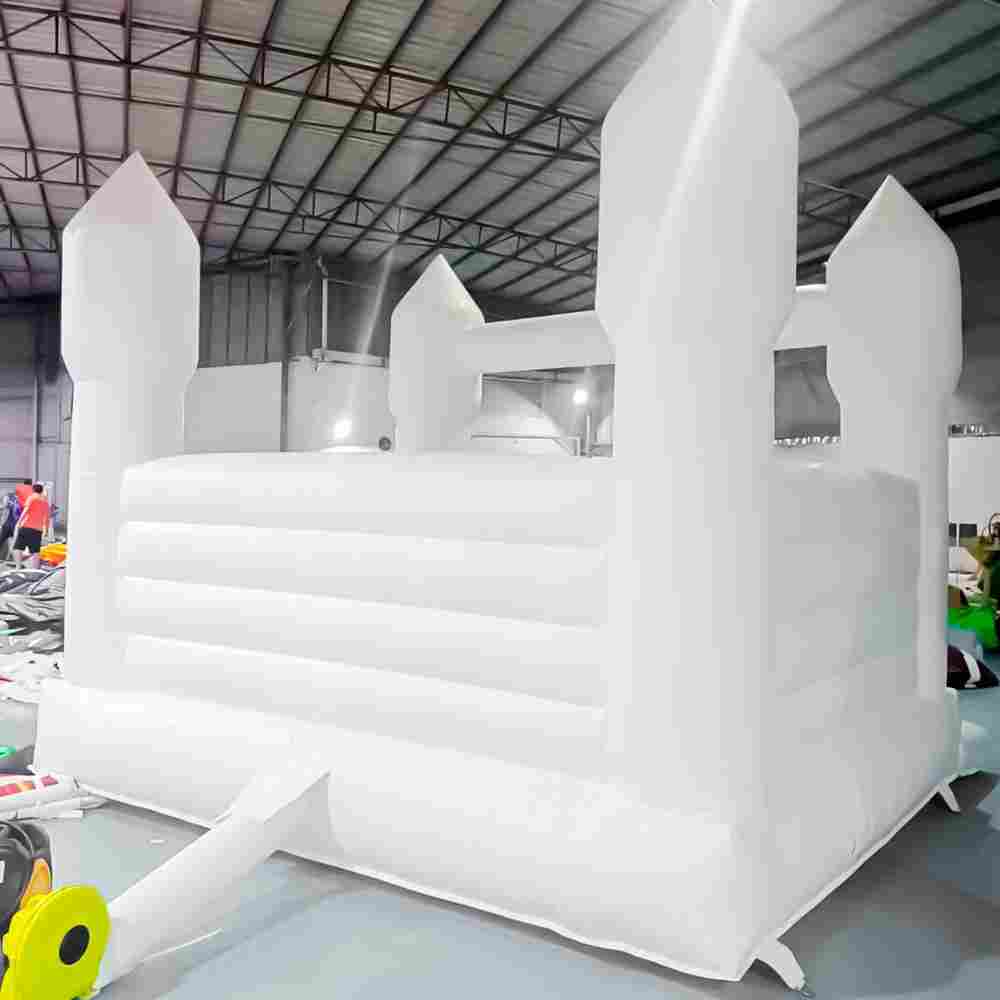 Белоснежный надувной батут - фотозона и реквизит для свадебных торжеств и праздников, 4*4*2,75 м