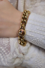 Браслет плоская цепь с персиковым кристаллом Swarovski, оттенок золото