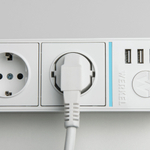 Розеточный блок 4-х местный + 3 USB белый WL20-04-03