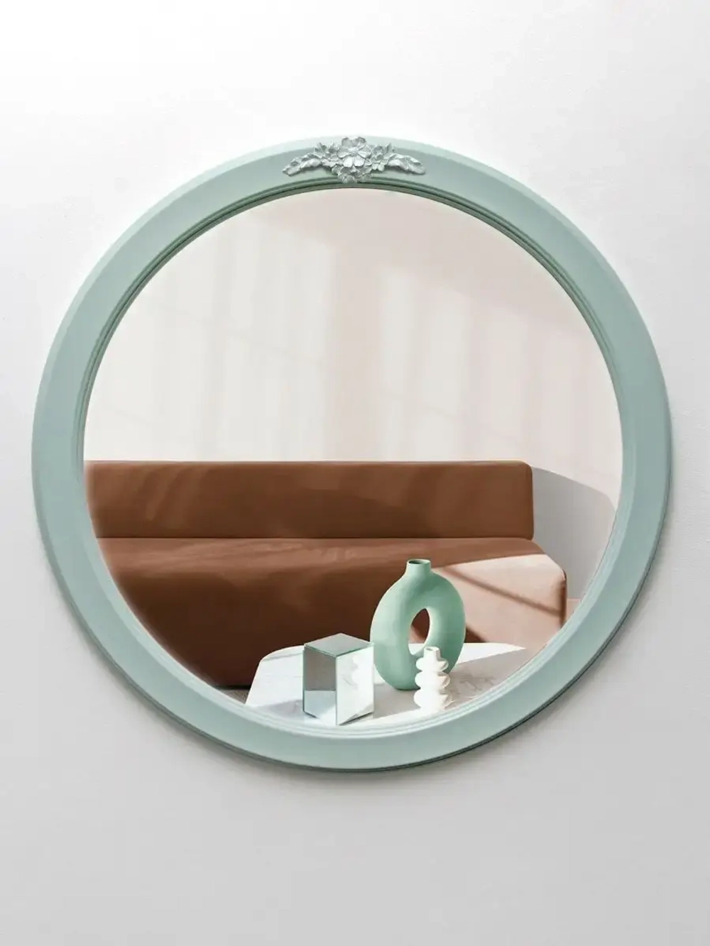 Зеркало настенное для прихожей