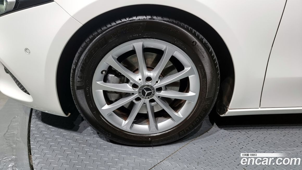 Mercedes-Benz A-Class W177 A220 Hatchback (04.2020)
