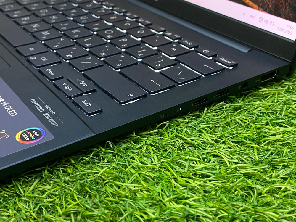 Ноутбук Asus 14" Oled Core Ultra 5 125H/ ARC/16GB/512GB SSD/ ZenBook UX3405MA-QD988[90nb11r2-m01sn]/Windows 11