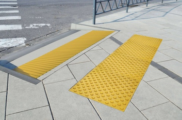 Базовые характеристики качественной тактильной плитки для безопасного передвижения по городу