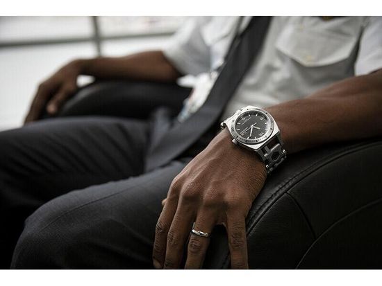 Часы-мультитул Leatherman Tread Tempo серебристые 832421