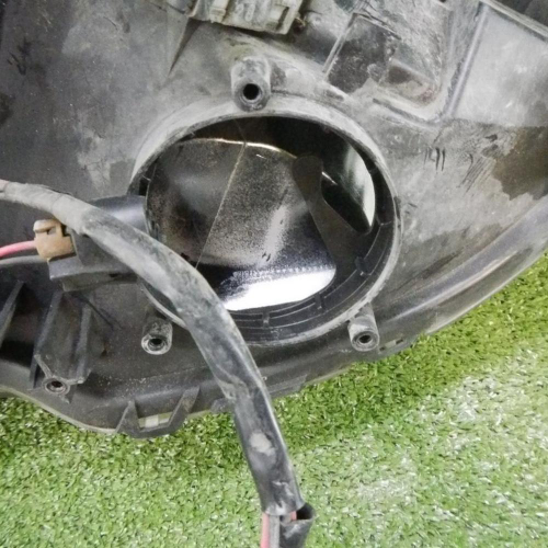 Фара правая Subaru Forester SH (2007-2013) ксенон
