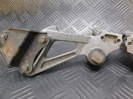 Подножки пассажирские Kawasaki ZZR1100 99 (с кронштейнами)