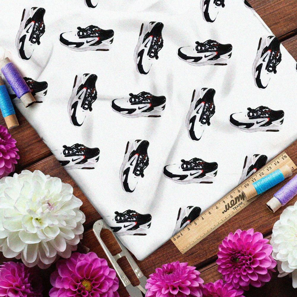 Ткань габардин чёрно-белые спортивные кроссовки