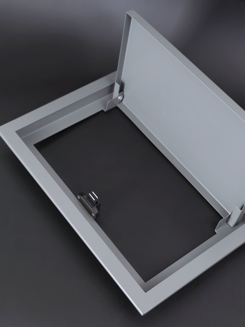 Люк Ревизионный 200х300 Серый