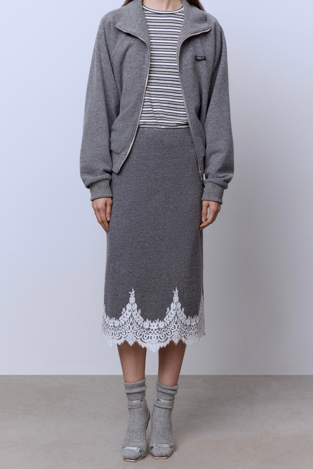 Юбка из шерсти мериноса с накладным кружевом