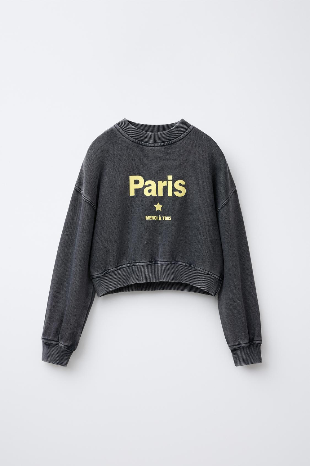 ZARA КОМПЛЕКТ ИЗ ТОЛСТОВКИ И ШОРТОВ С НАДПИСЬЮ, ТЕМНО-СЕРЫЙ