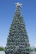 Уличная елка каркасная "Уральская сосна" (бело-зеленая леска) 9 м