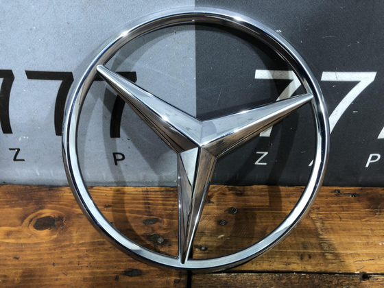 Эмблема GLC (X253) GLE (W166) GLS (X166) Б/У Оригинал A0008172116