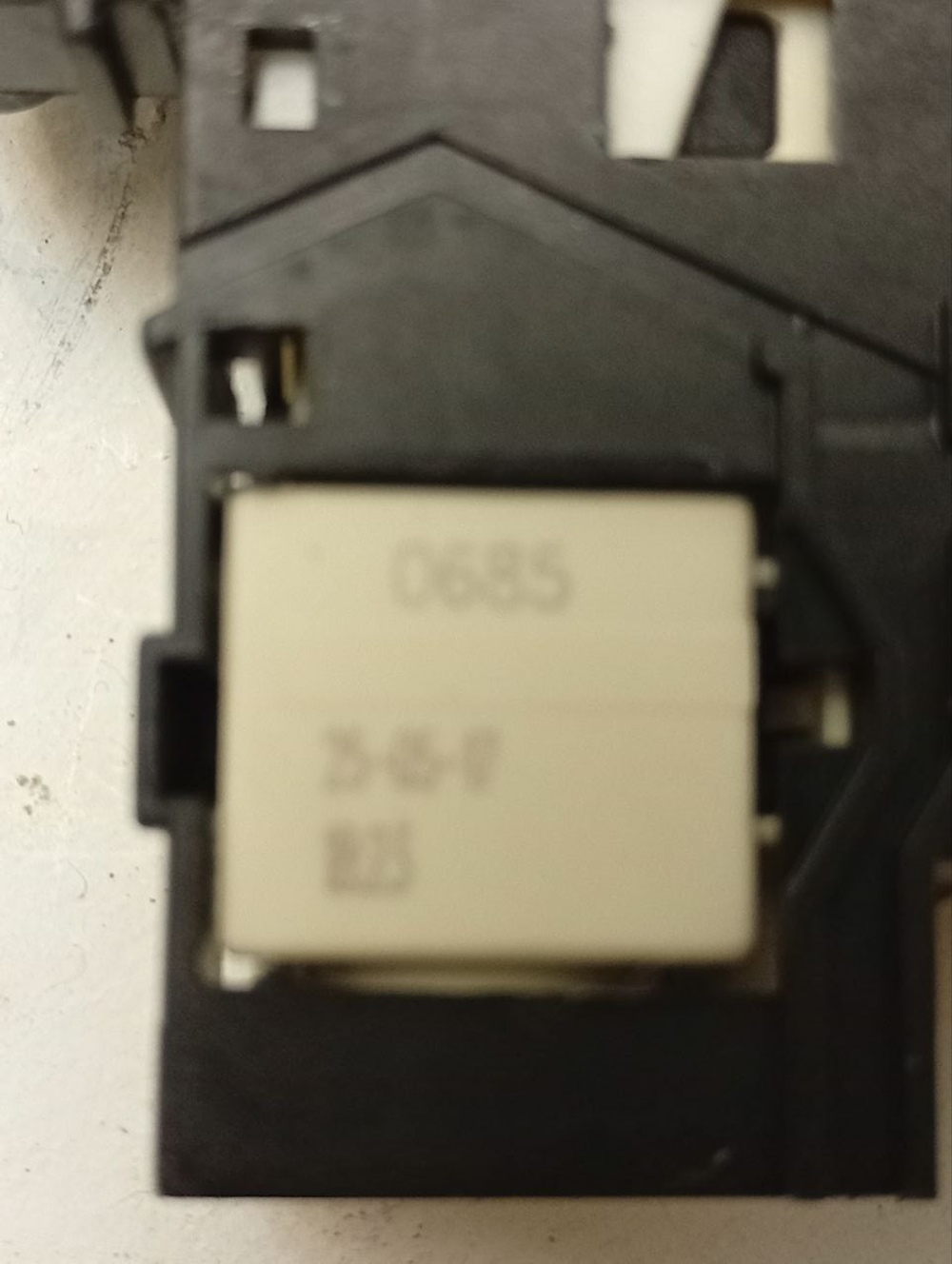 F12U2HCS2 кт15 Устройство блокировки люка (замок) стиральной машины LG EBF61315801 б/у