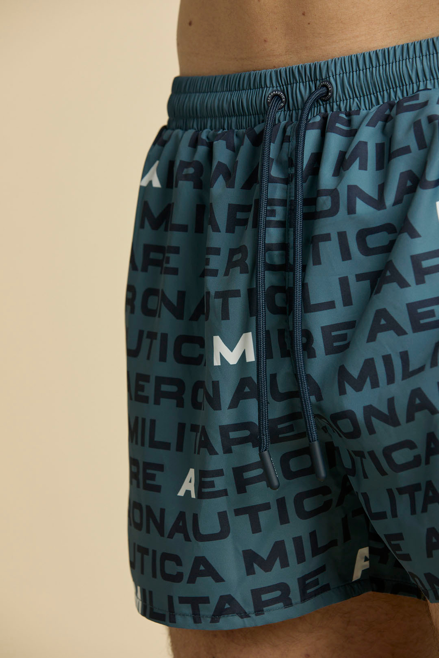 Шорты для плавания