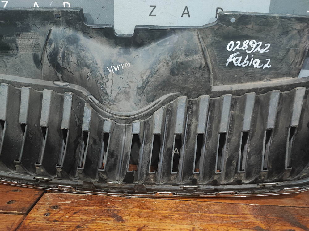 Решетка радиатора Skoda Fabia 2 10-14 Б/У Оригинал 5j0853668C