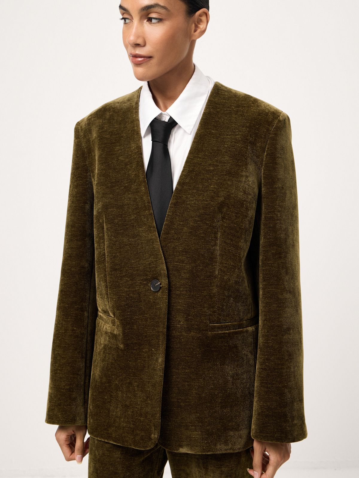 Лаконичный жакет из вельвета Intense Olive