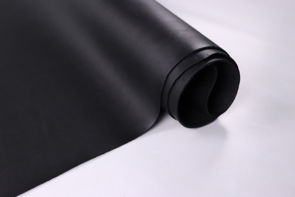 1,8-2,2 юфть черная барабанная + покрывное крашение под заказ (от 2000 дм²)