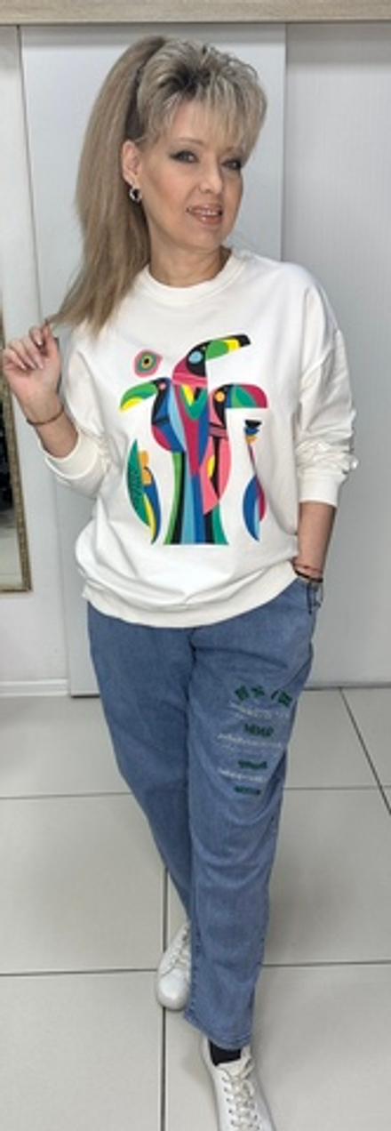 Свитшот-толстовка белая с цветными туканами