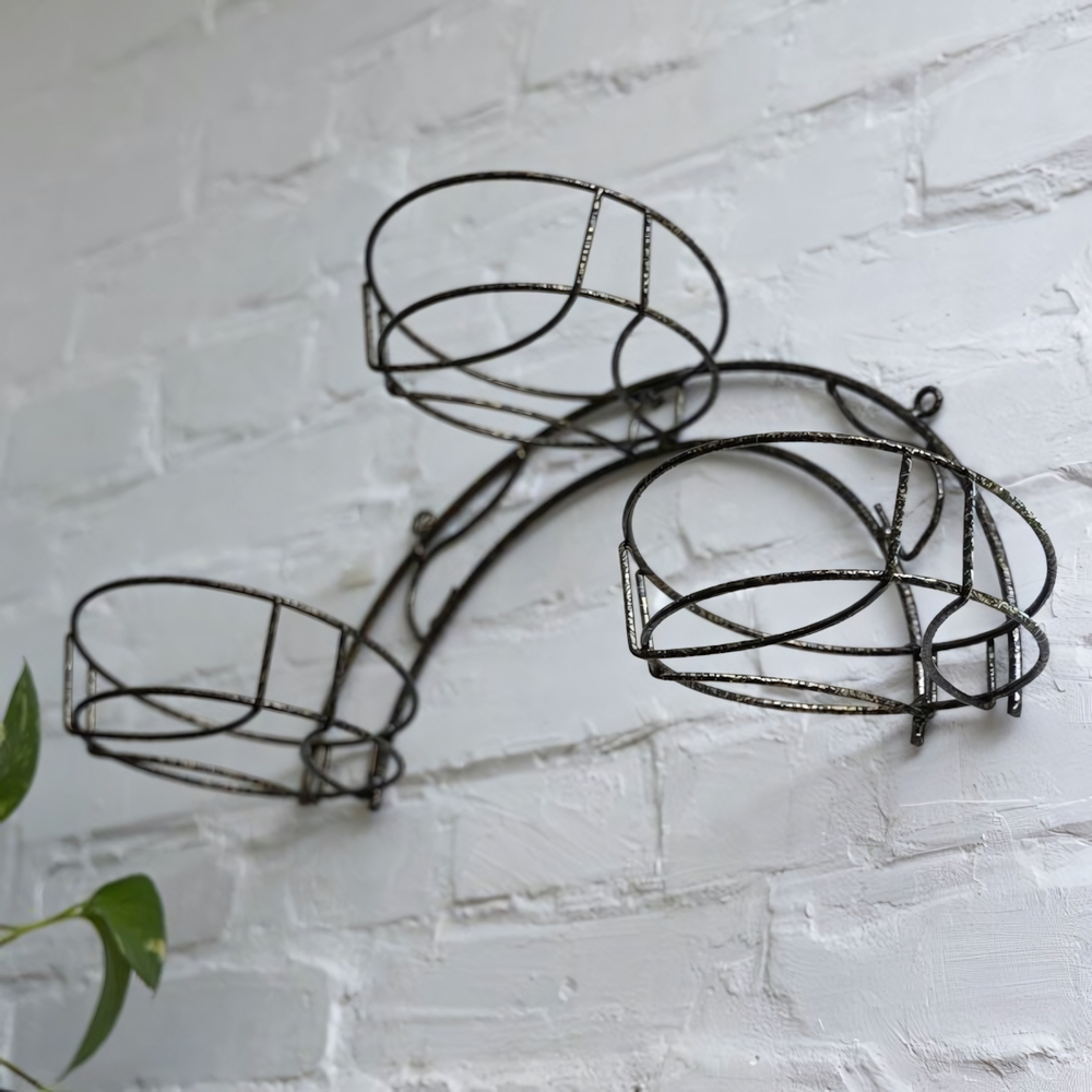 Подставка для цветов настенная "Радуга" на 3 горшка, металл М0000090