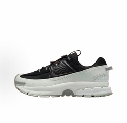 Nike Zoom Vomero 5 Roam