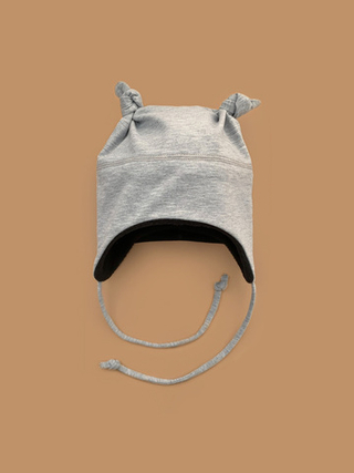 Мультисезонная шапка с узелками (серый меланж)