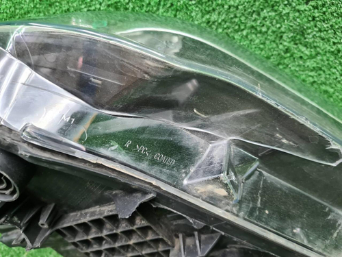 Битая Фара правая BMW X1 F48 (2015-2019) LED